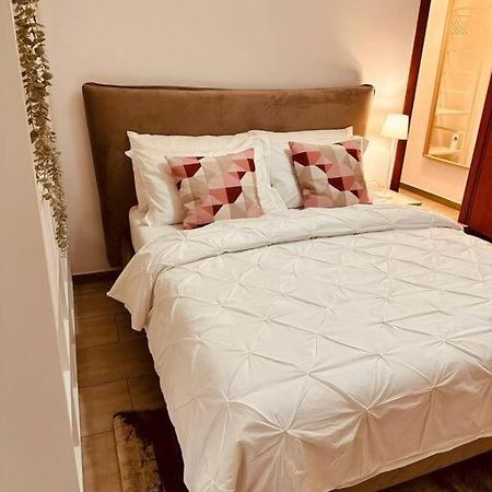 Ferienwohnung Malu Peschiera Borromeo Exterior foto
